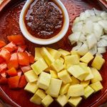 Ensaladang Mangga With Kamatis & Sibuyas