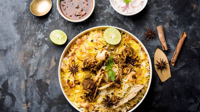 KARACHI NASEEB BIRYANI & MURG PULAO - CITY PULL