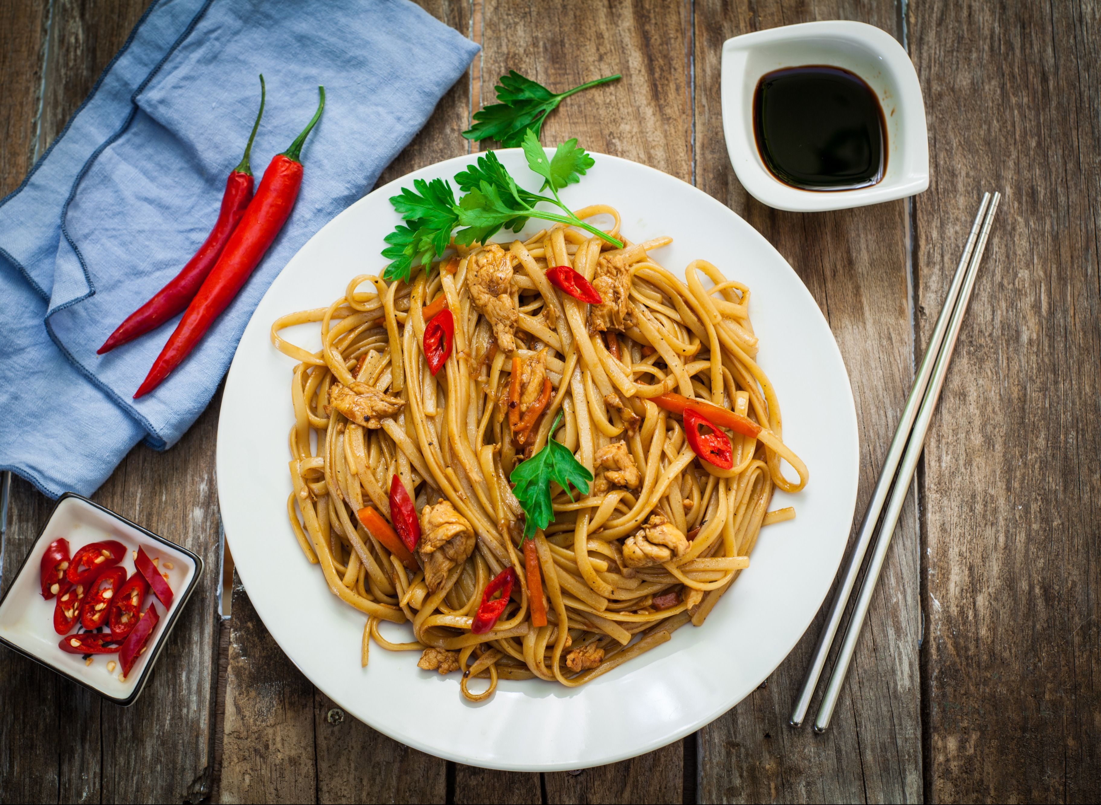 Nom Nom Wok by Tuscany Courtyard - V Mall vendor logo