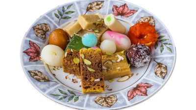 Rasheed Sweets - Tench Bhata