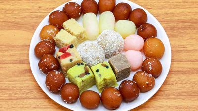 Data's Sweets & Bakers - Saraiki Chowk