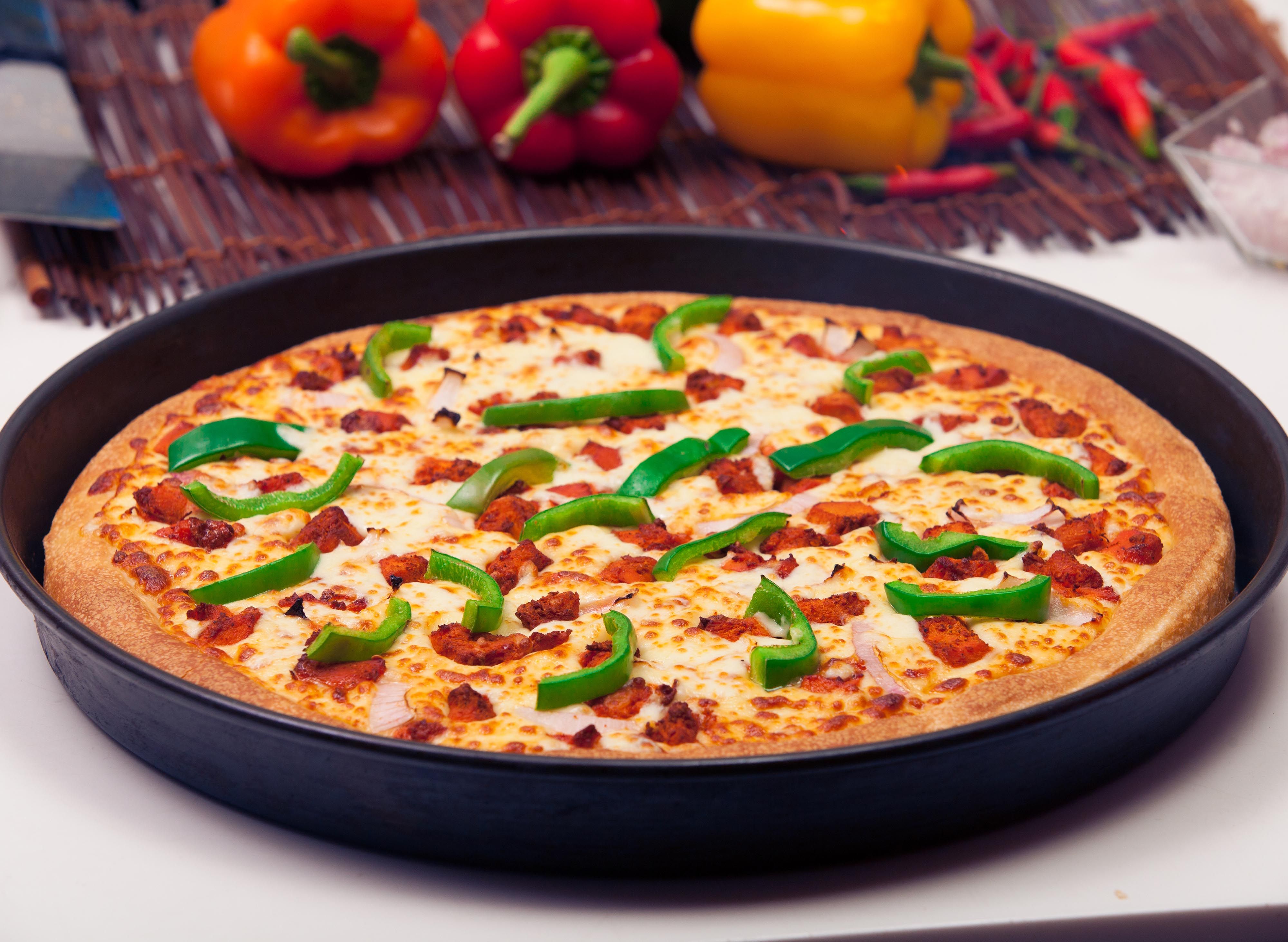 Domino hutt pizza vendor logo