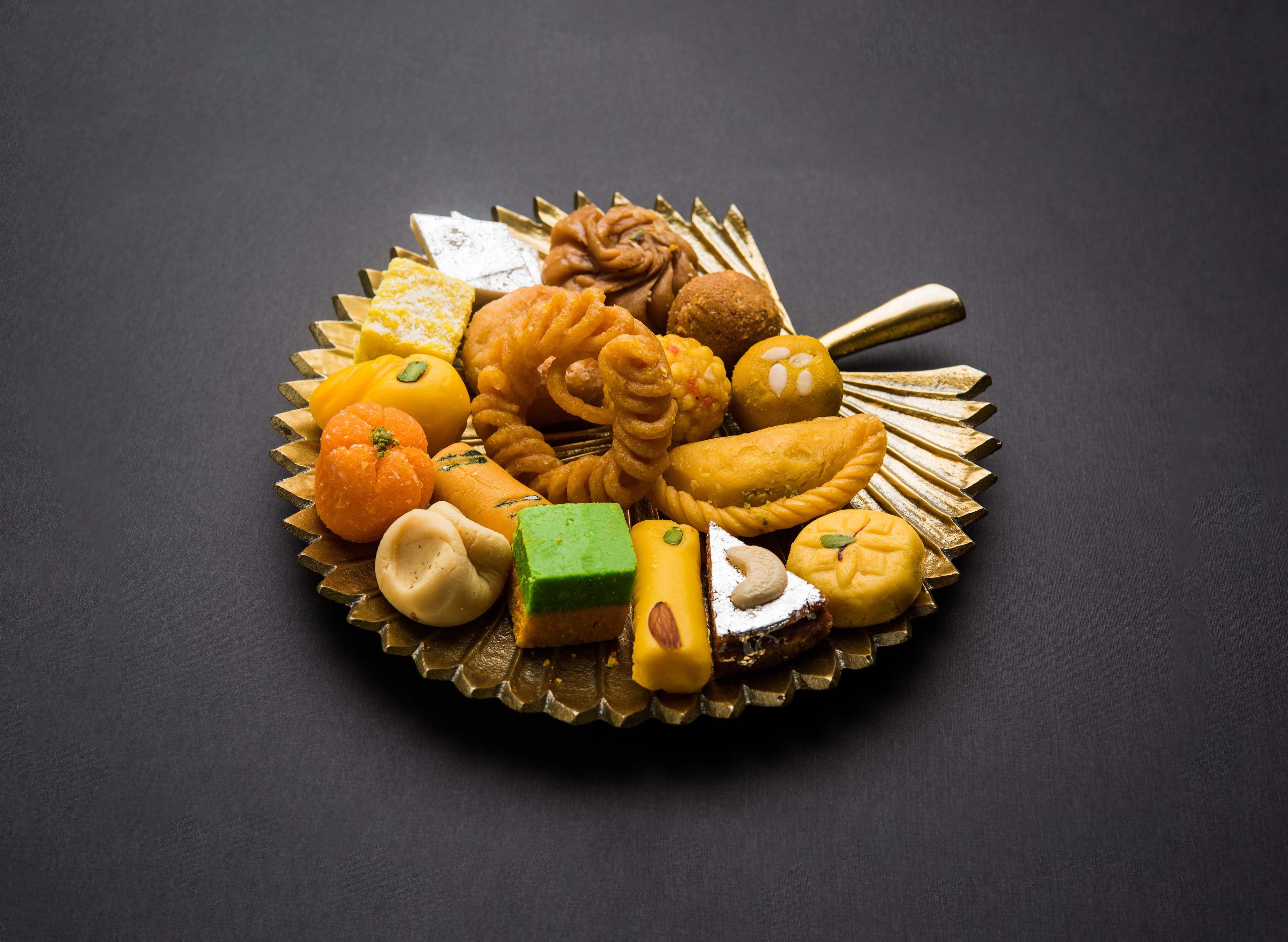 Super Ideal Sweets & Bakers - Jinnah Colony vendor logo