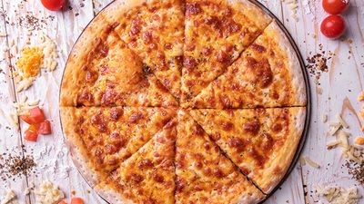Cheezi pizza