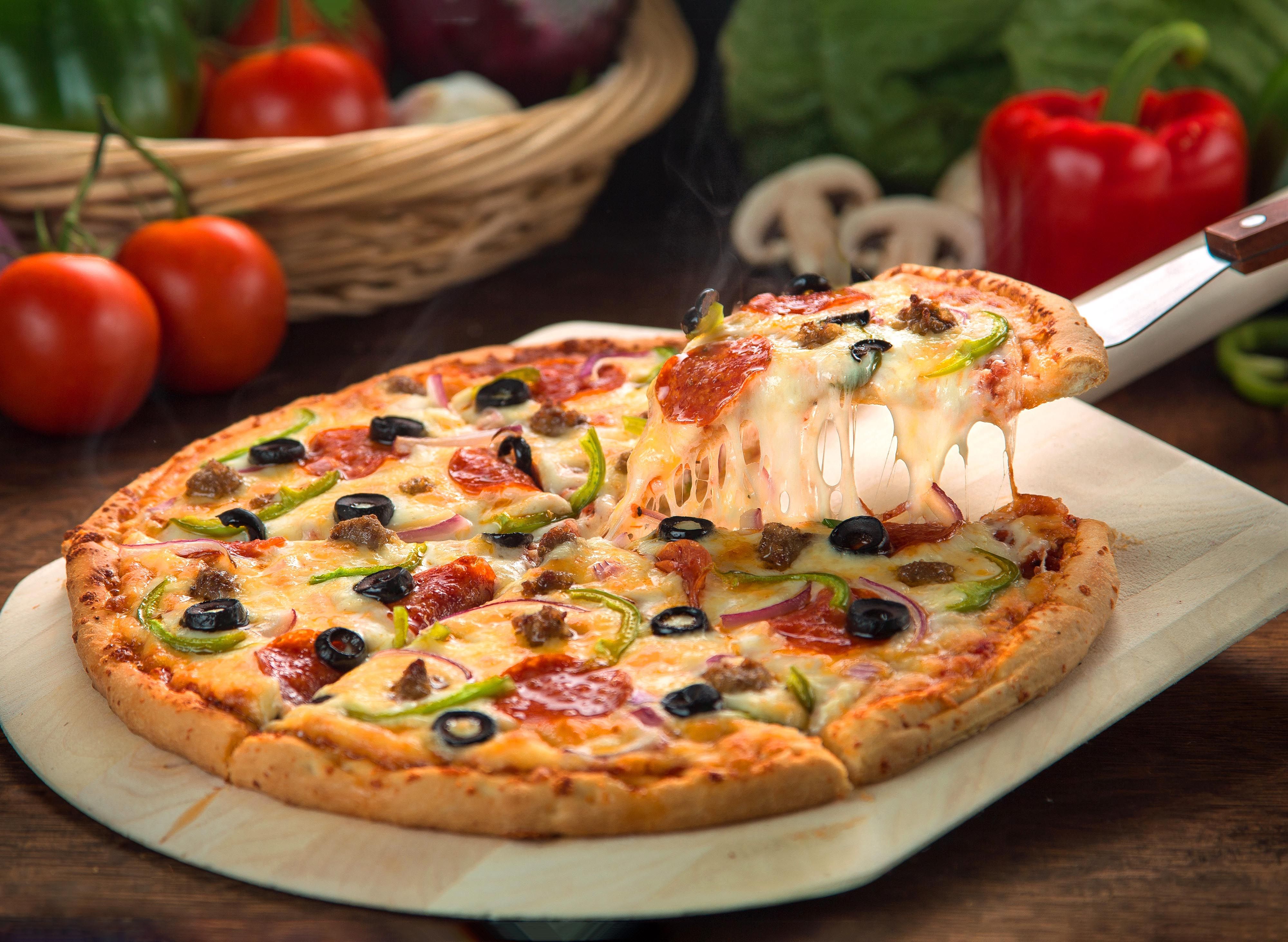 The California Pizza vendor logo