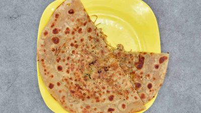 Ghosia Anda Paratha