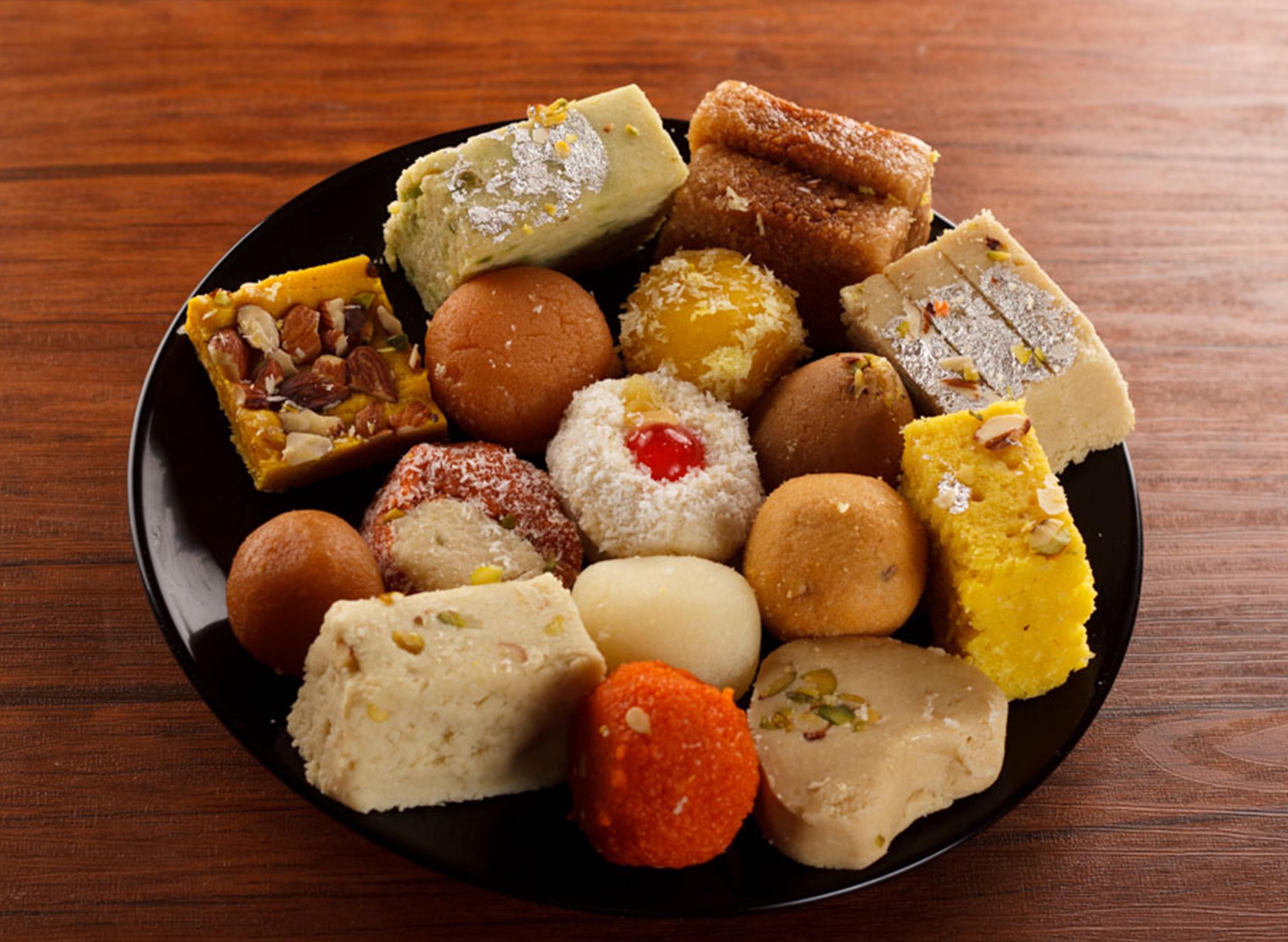 Sweet photo. Mithai. Mix Mithai. Attar Mithai. Индийские сладости к чаю.