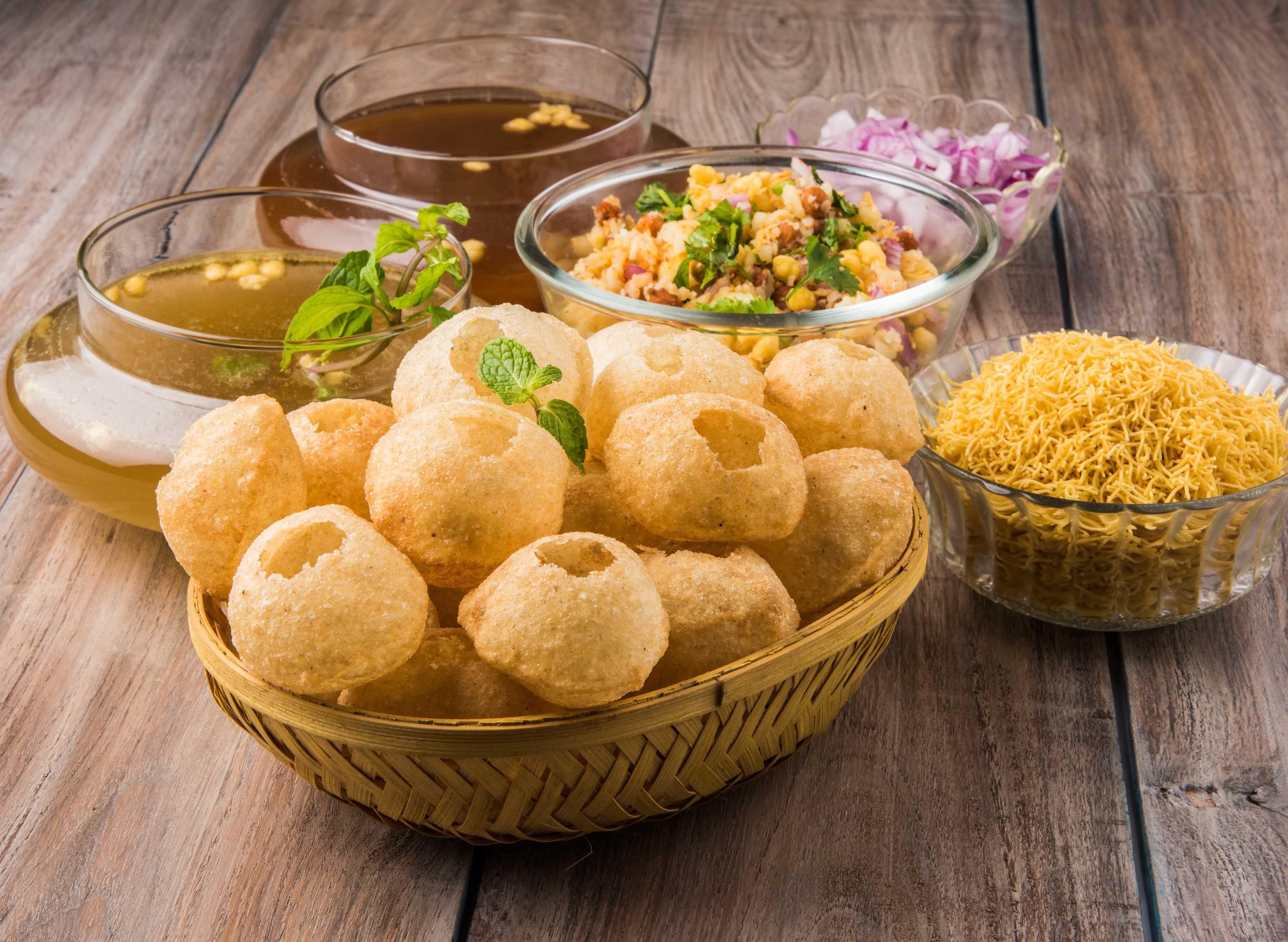 Manchalay Gol Gappay ,Channa Chaat & Fruit Chaat