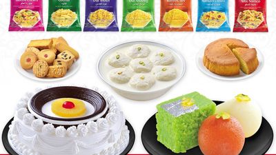 Delish Star Sweets and Bakers