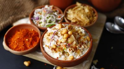 BAOO GE DAHI BHALLAY & MILK SHOP
