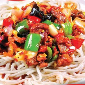 Beef Noodle With Spices 辣子肉拌面
