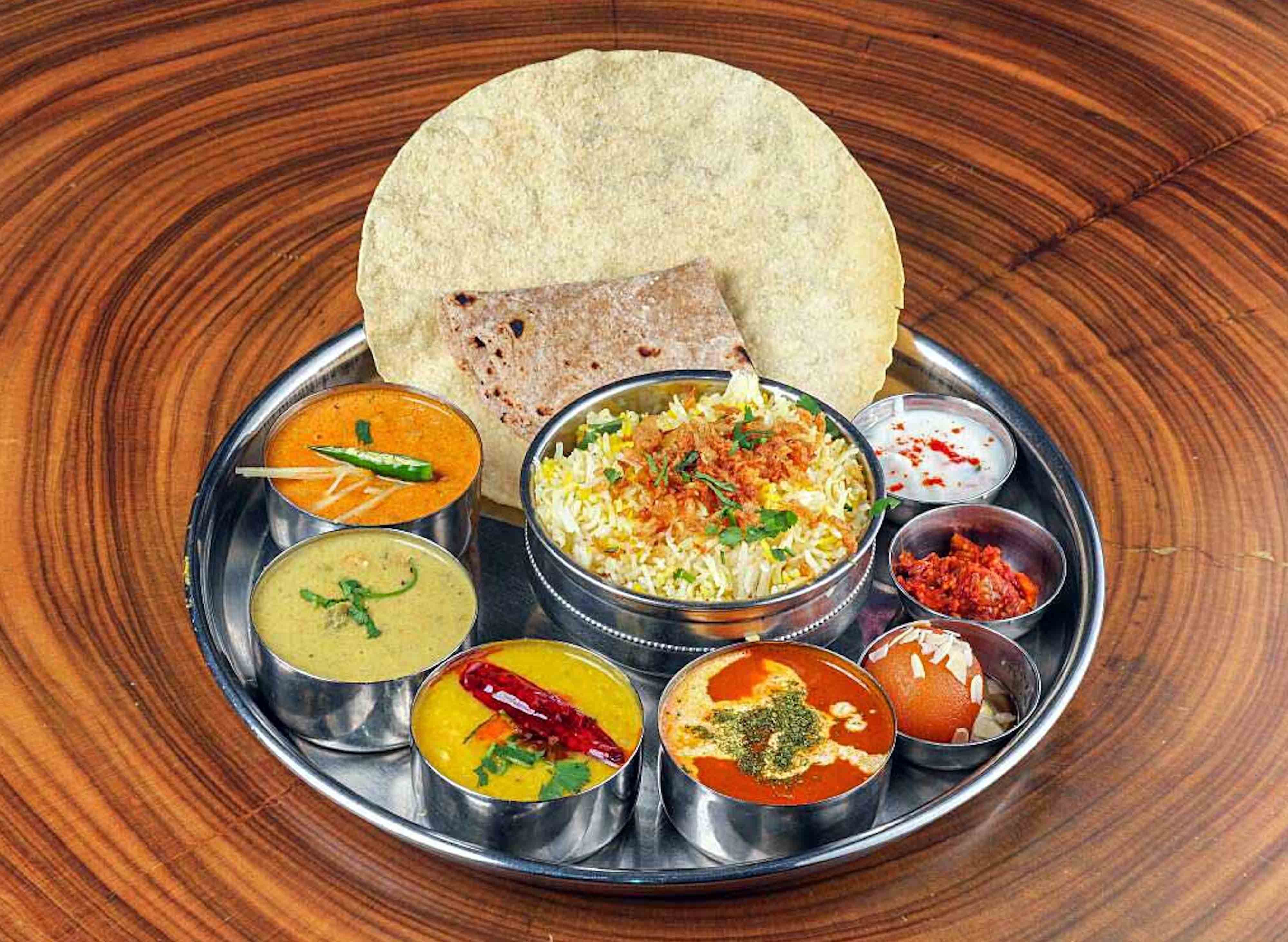Vasantha Bhavan Indian Vegetarian Restaurant (Serangoon) vendor logo