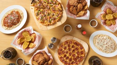 Shakey’s Pizza Parlour (Lucky Plaza)