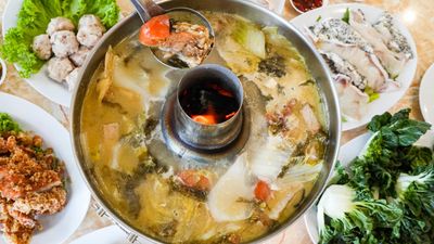 Fisherman Express 渔夫快炒 (824 Tampines St 81)