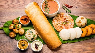 Gayatri Restaurant (Race Course Road)