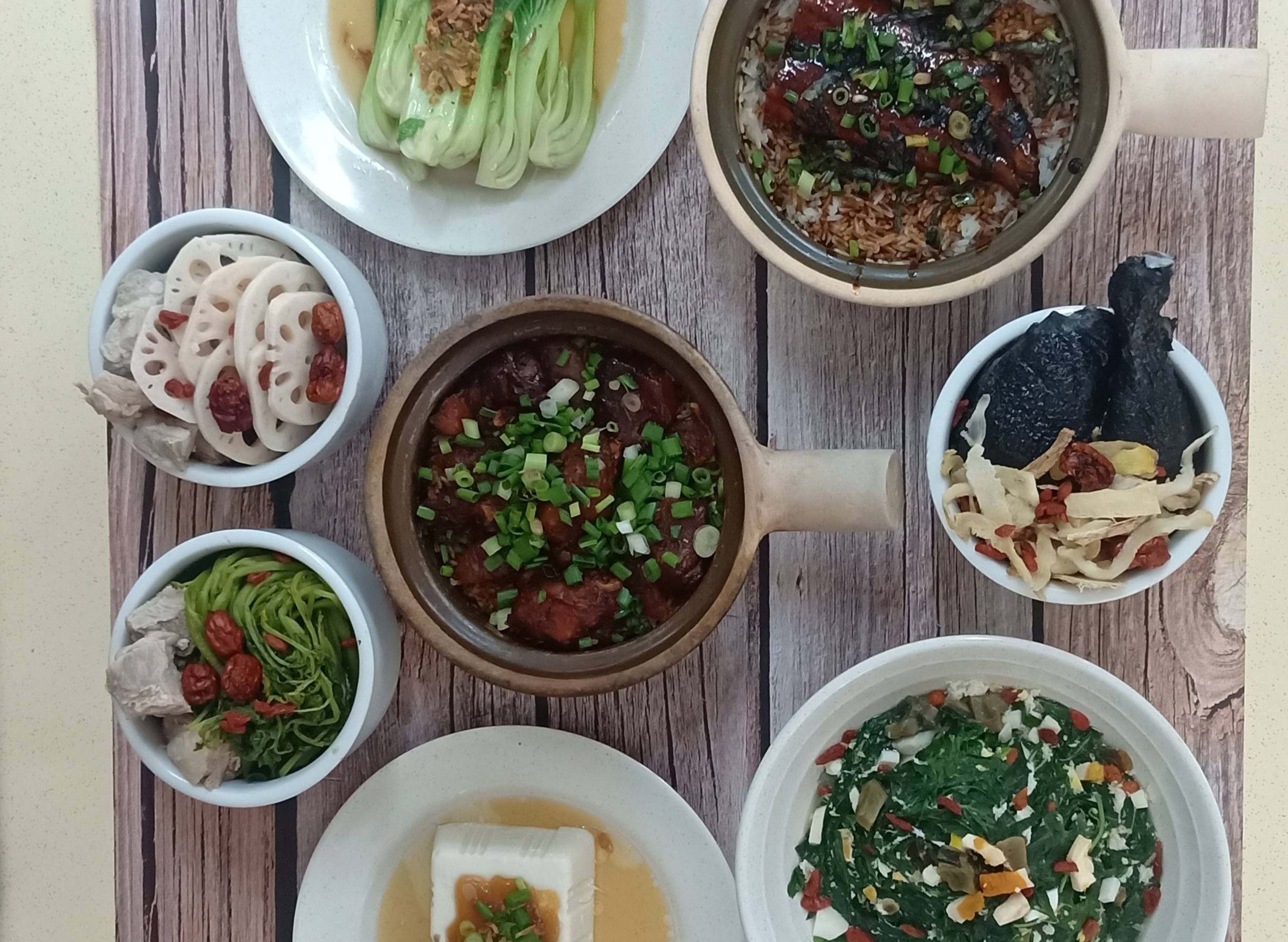 Woong Kee Ipoh Traditional Claypot Chicken Rice (Punggol) Delivery Near