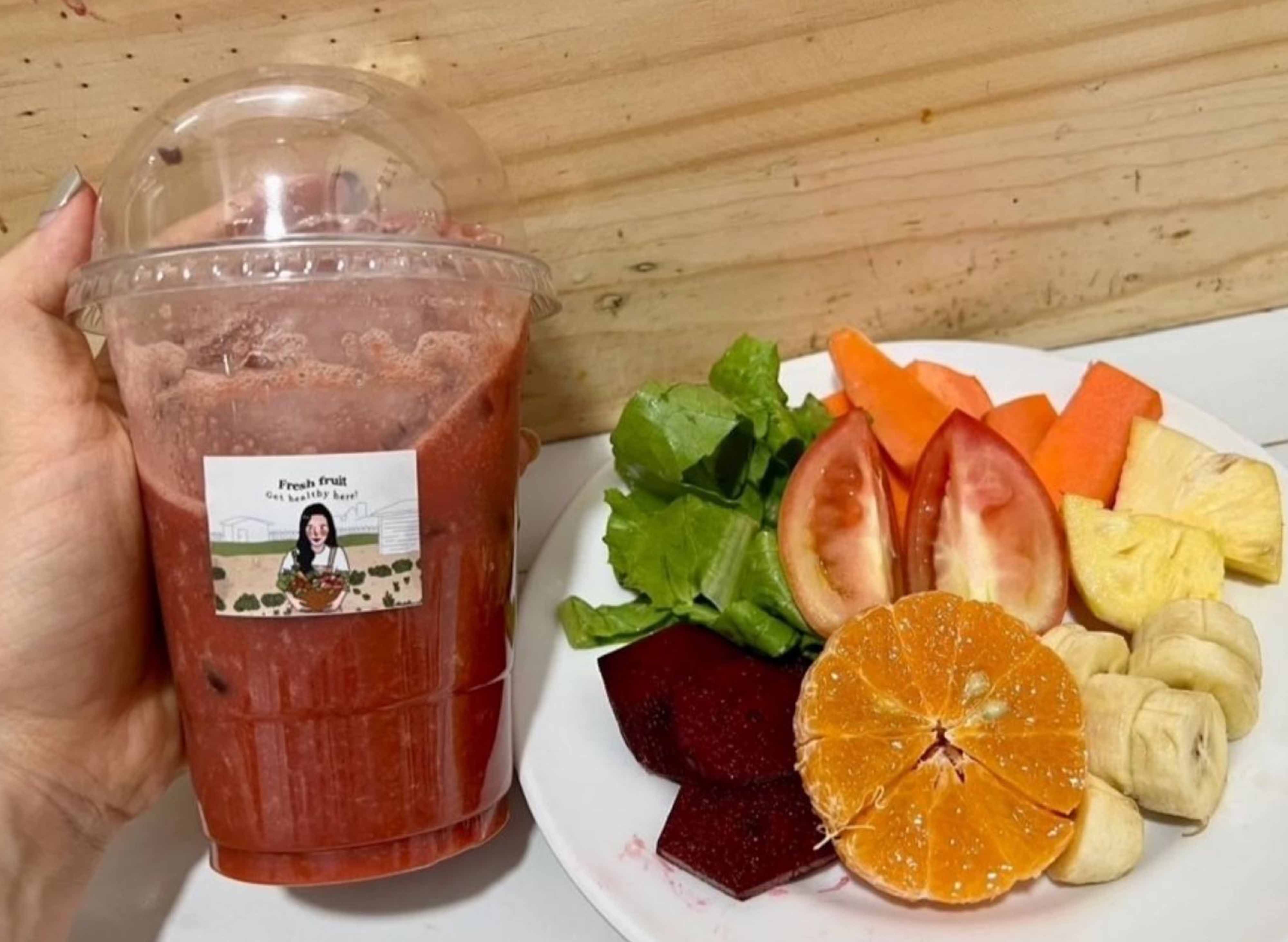 Fresh Fruit Nam Phonlamai Yaek Kak Nam Phonlamai Pan Smoothie delivery