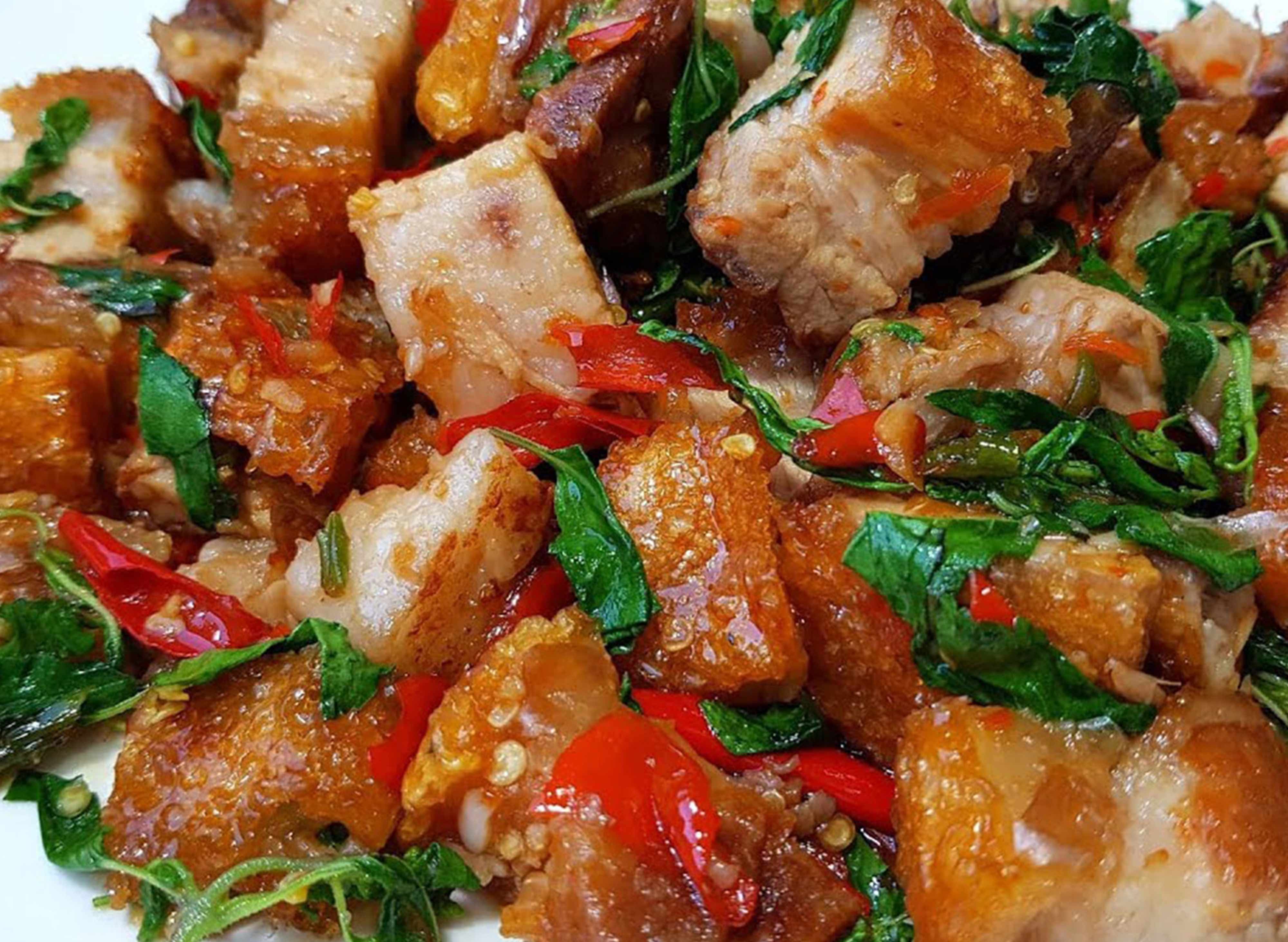 Crispy Pork With Basil My Thai Cooking 53 OFF