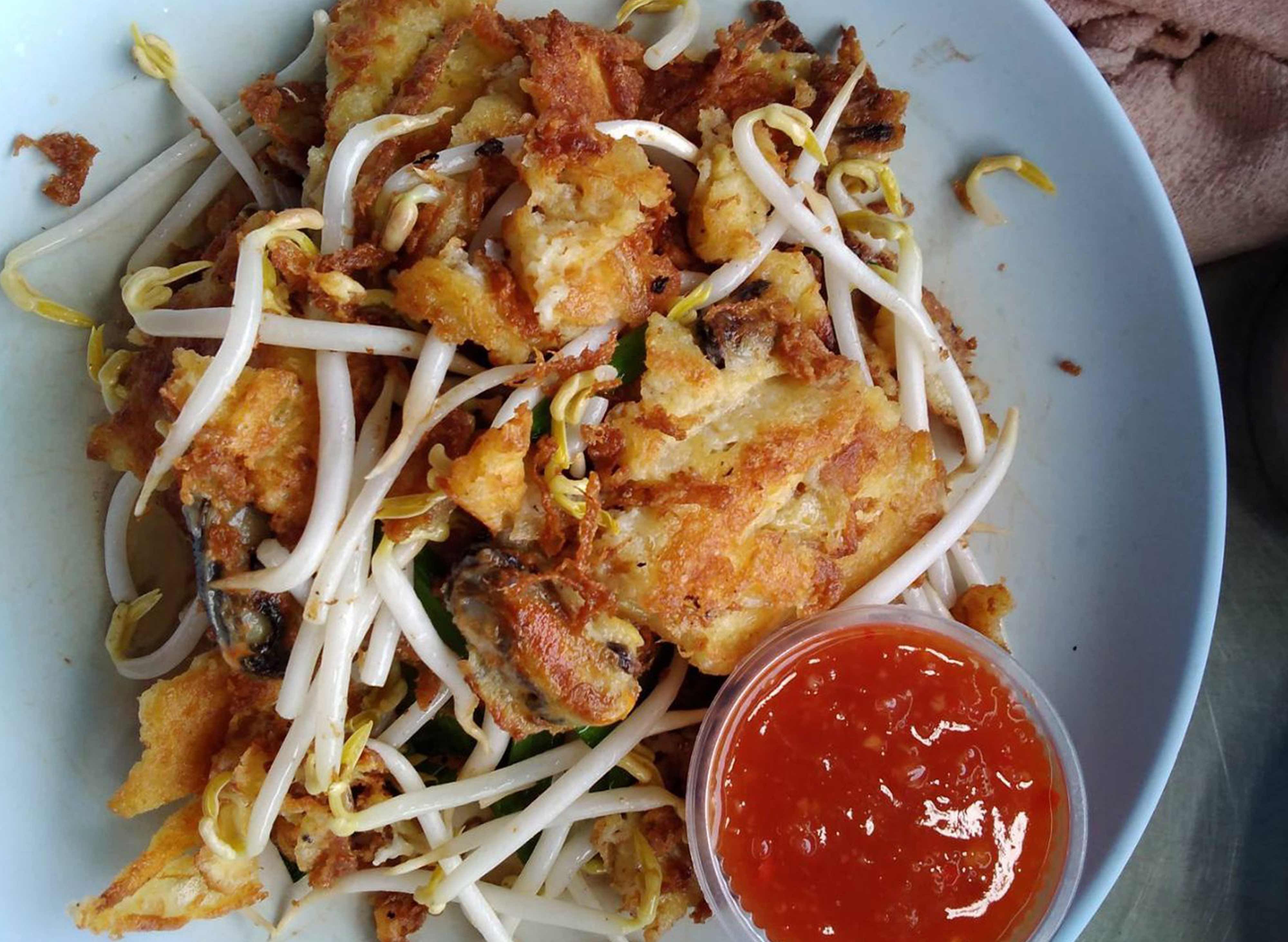 Wae Ko Wae Hoi Tod Pad Thai delivery near you in Chanthaburi foodpanda