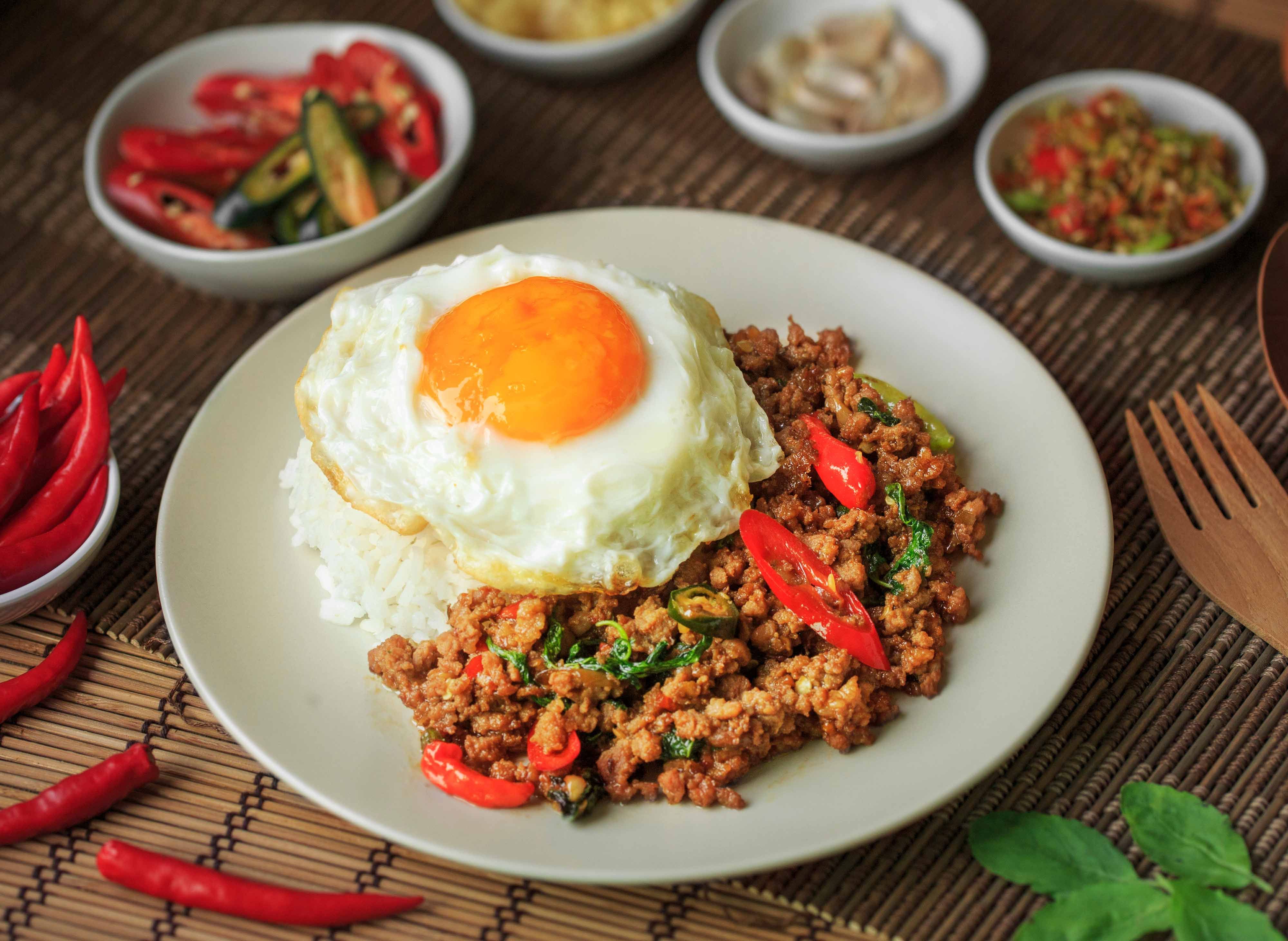 Khao Moo Kra Phrao Jad Jan delivery near you in Bangkok| foodpanda