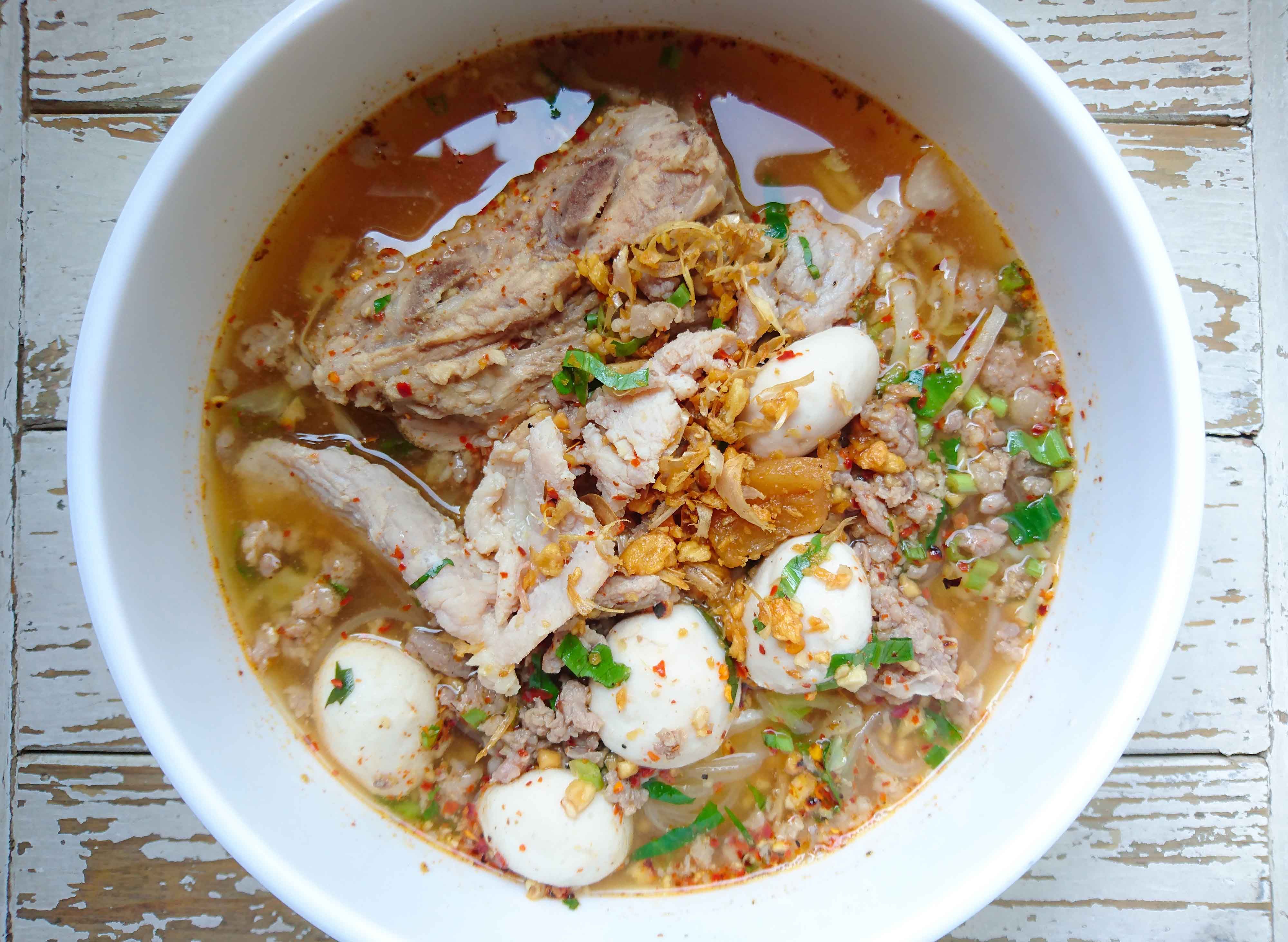 Guay Tiew Moo Tom Yum Sood Boran Mae Mong delivery near you in Bangkok ...