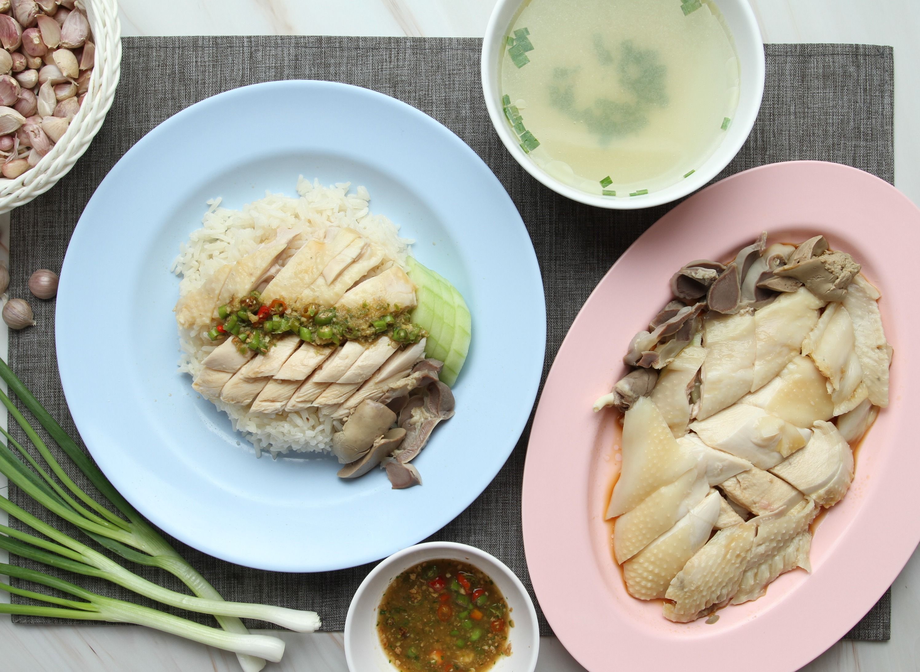 Pon Pon Khao Mun Gai Ban Betong Recipe delivery near you in Phuket|  foodpanda