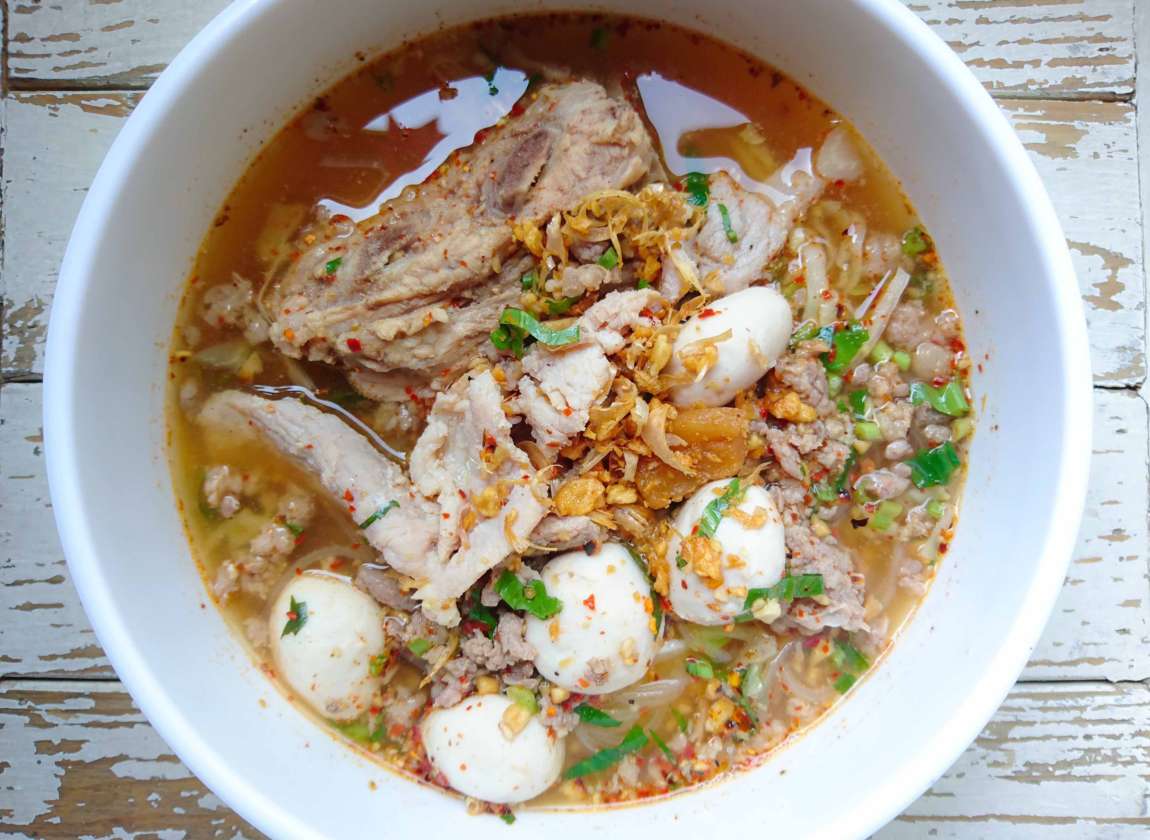 Kuai Tiao Mu Tom Yum Ko Don delivery near you in Songkhla foodpanda