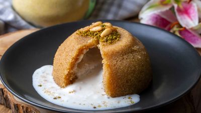 Muma Tatlı & Helvacı Necmi