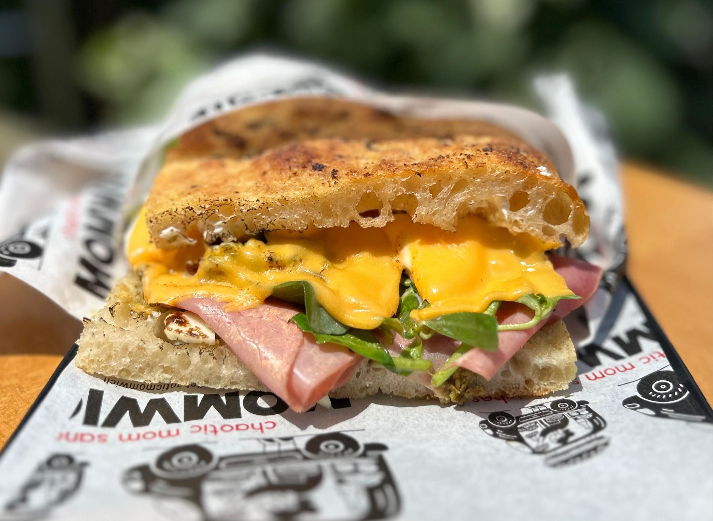 Momwich vendor logo