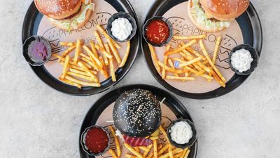 Papillon Cafe & Burger