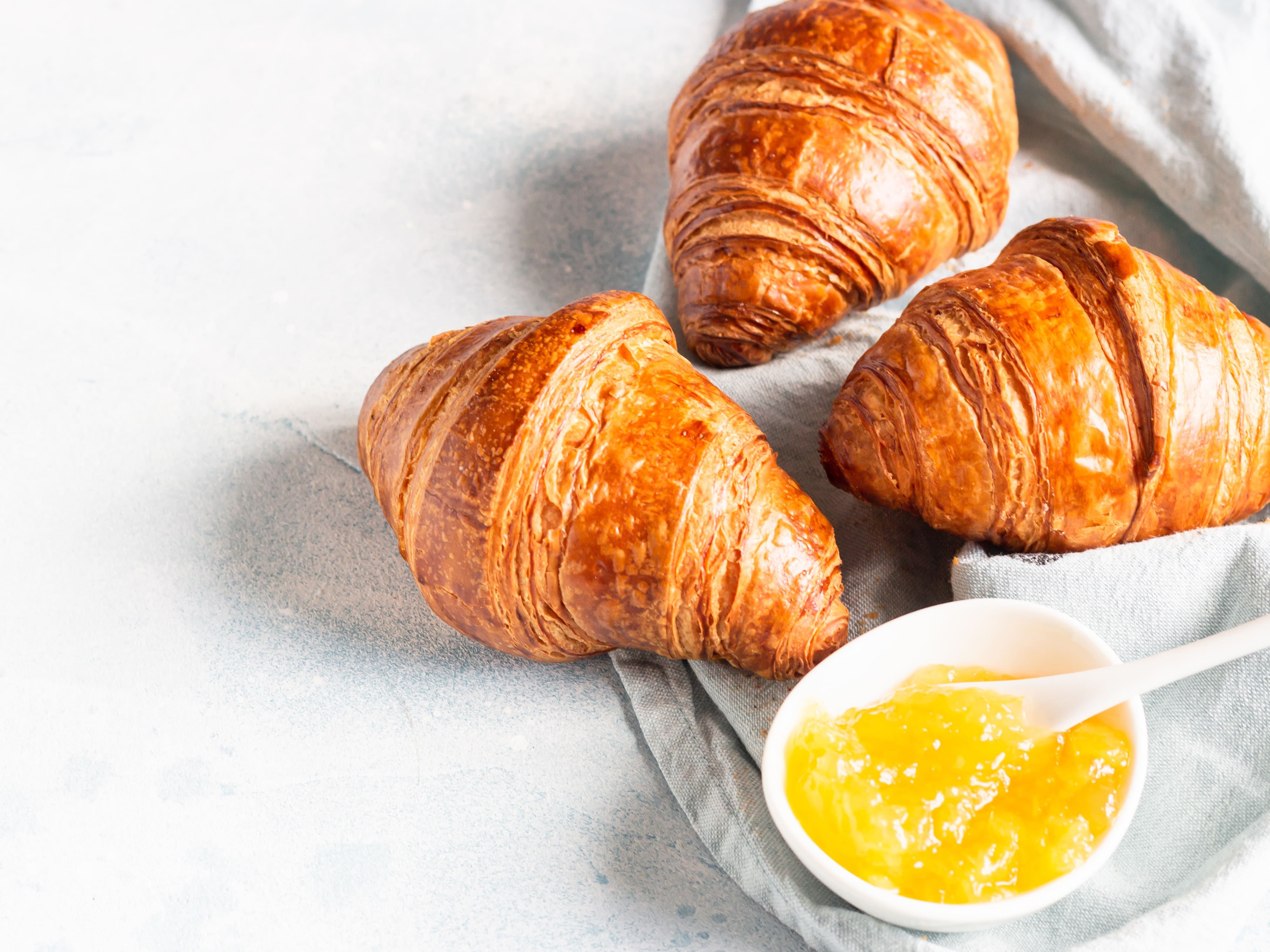 Noww Croissant & Coffee vendor logo