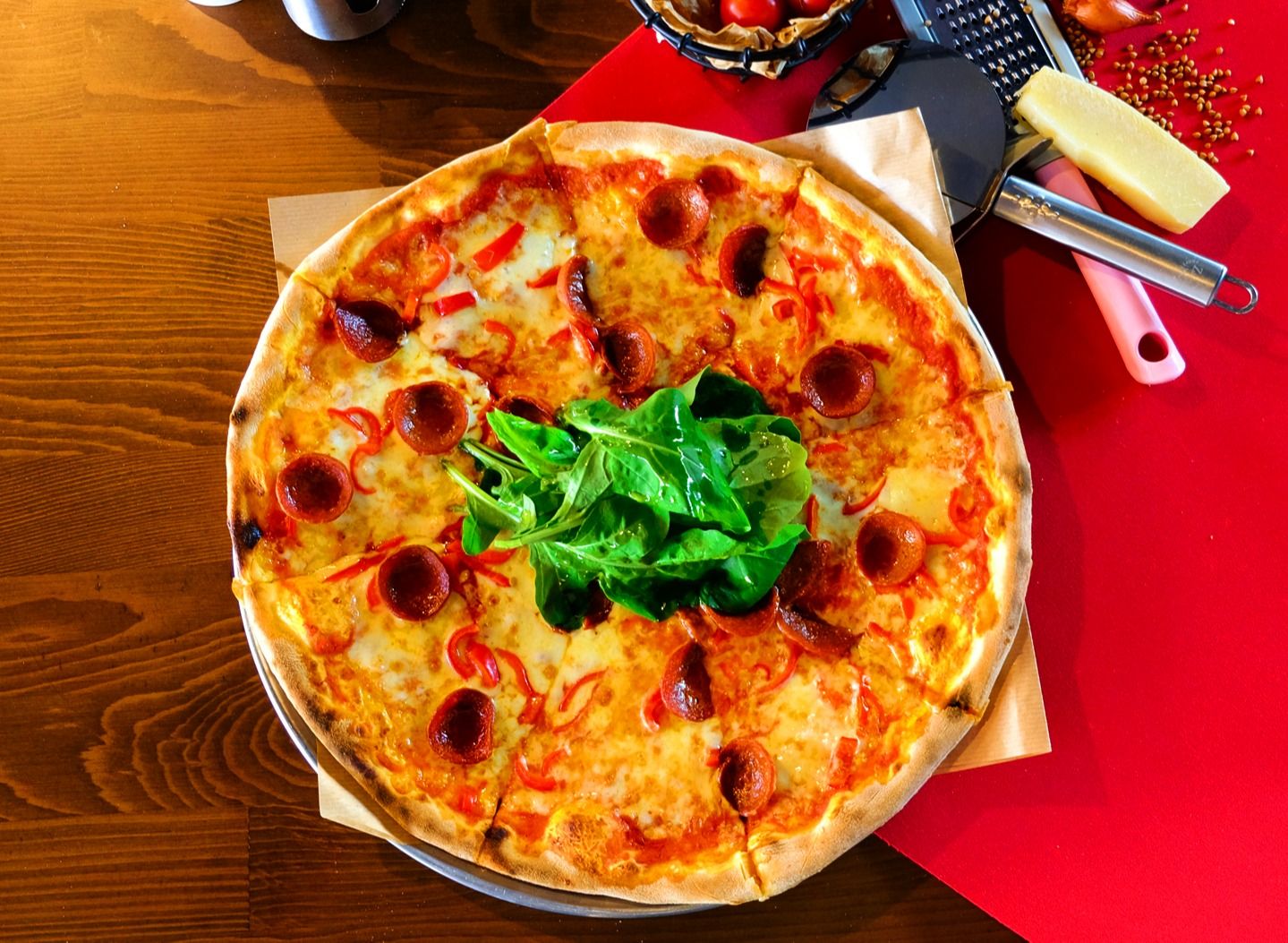 DM Artisan Pizza vendor logo
