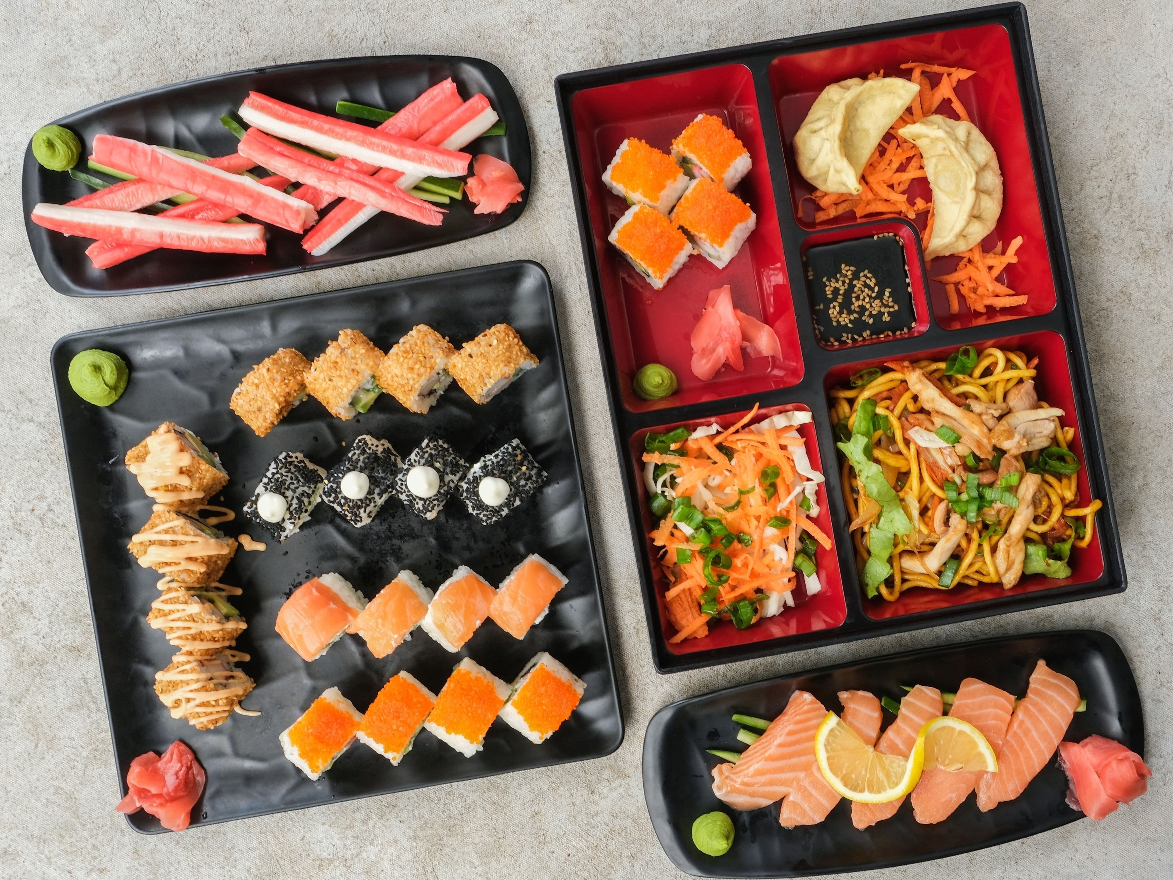 Justo Sushi & Noodle vendor logo