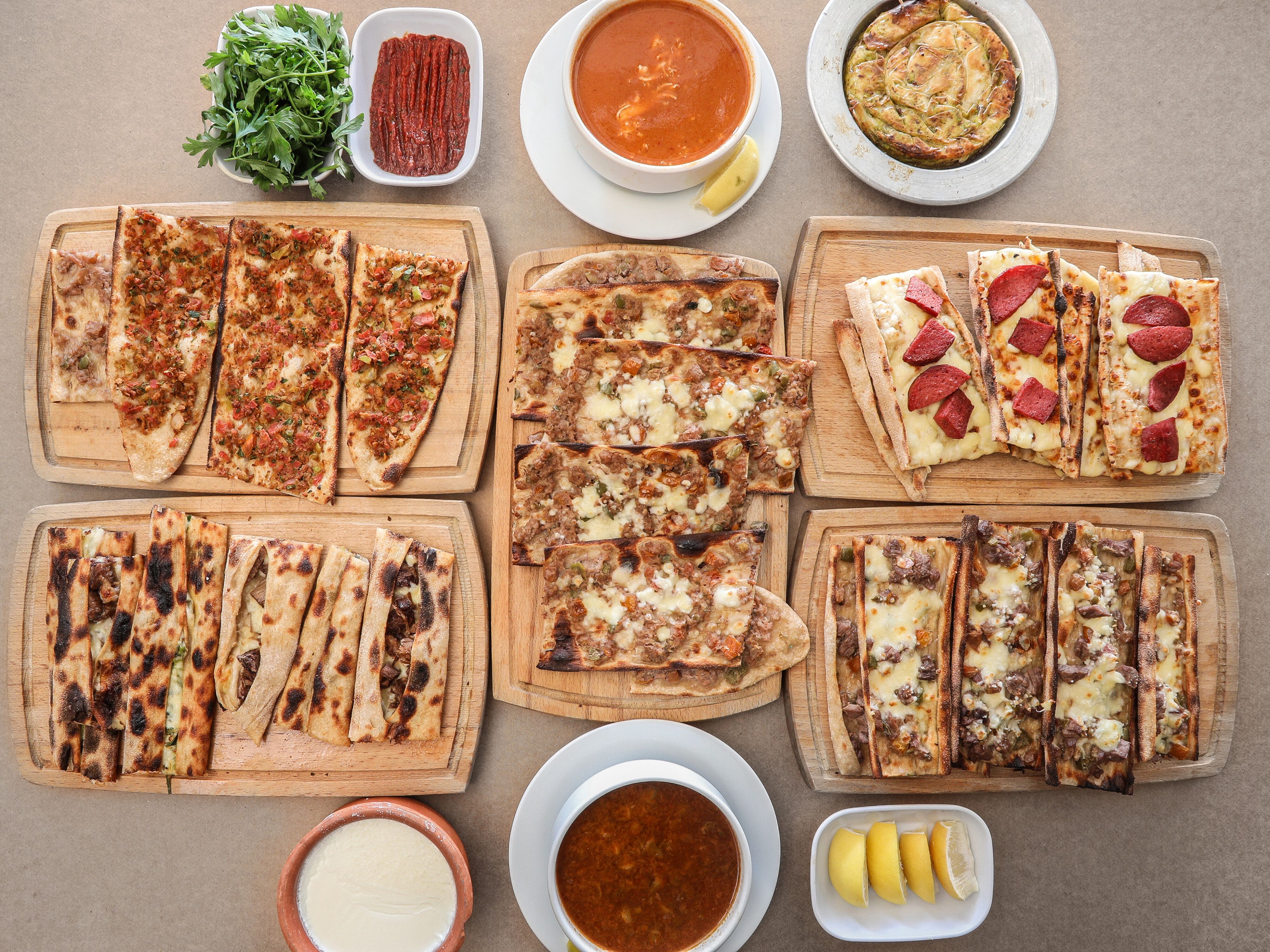 Konya Yöresel Yemekleri Etli Ekmek Bamya Çorbası