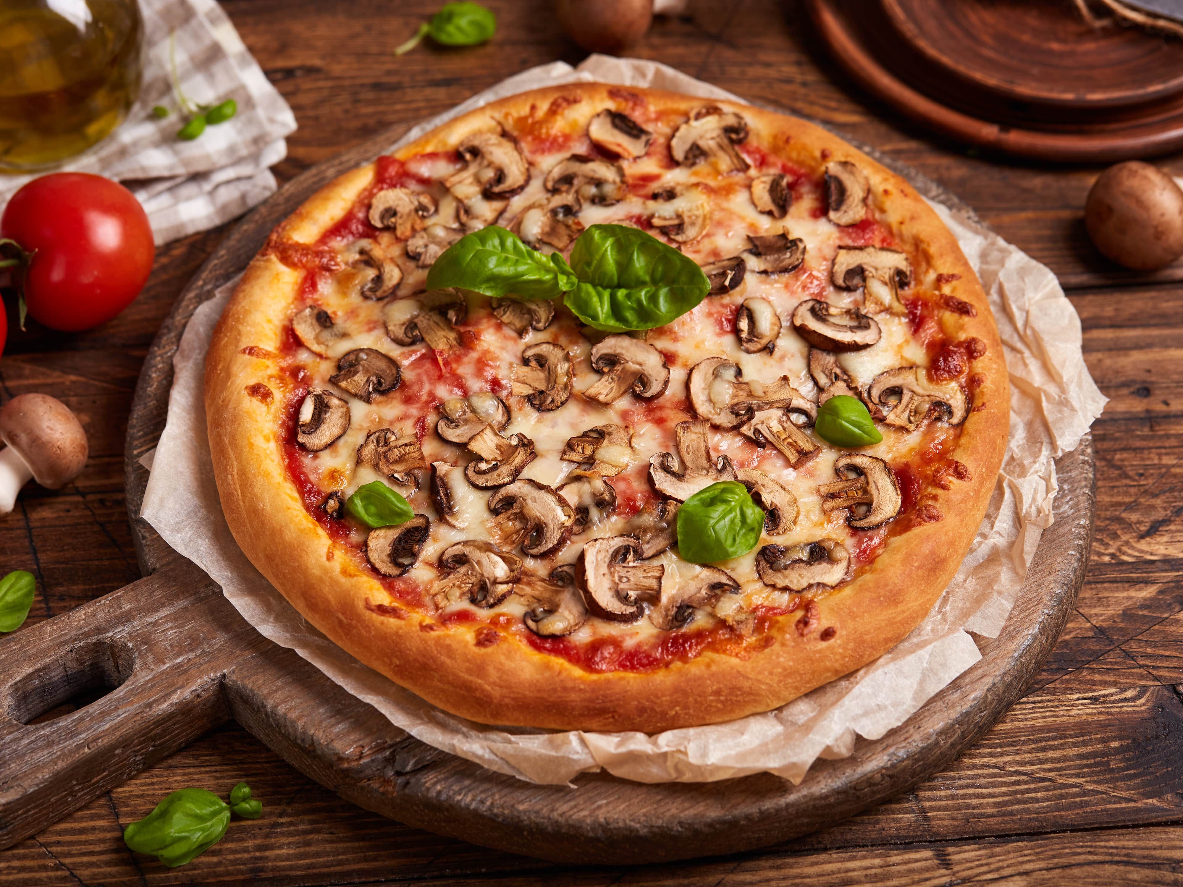 Mantar Sever Pizza