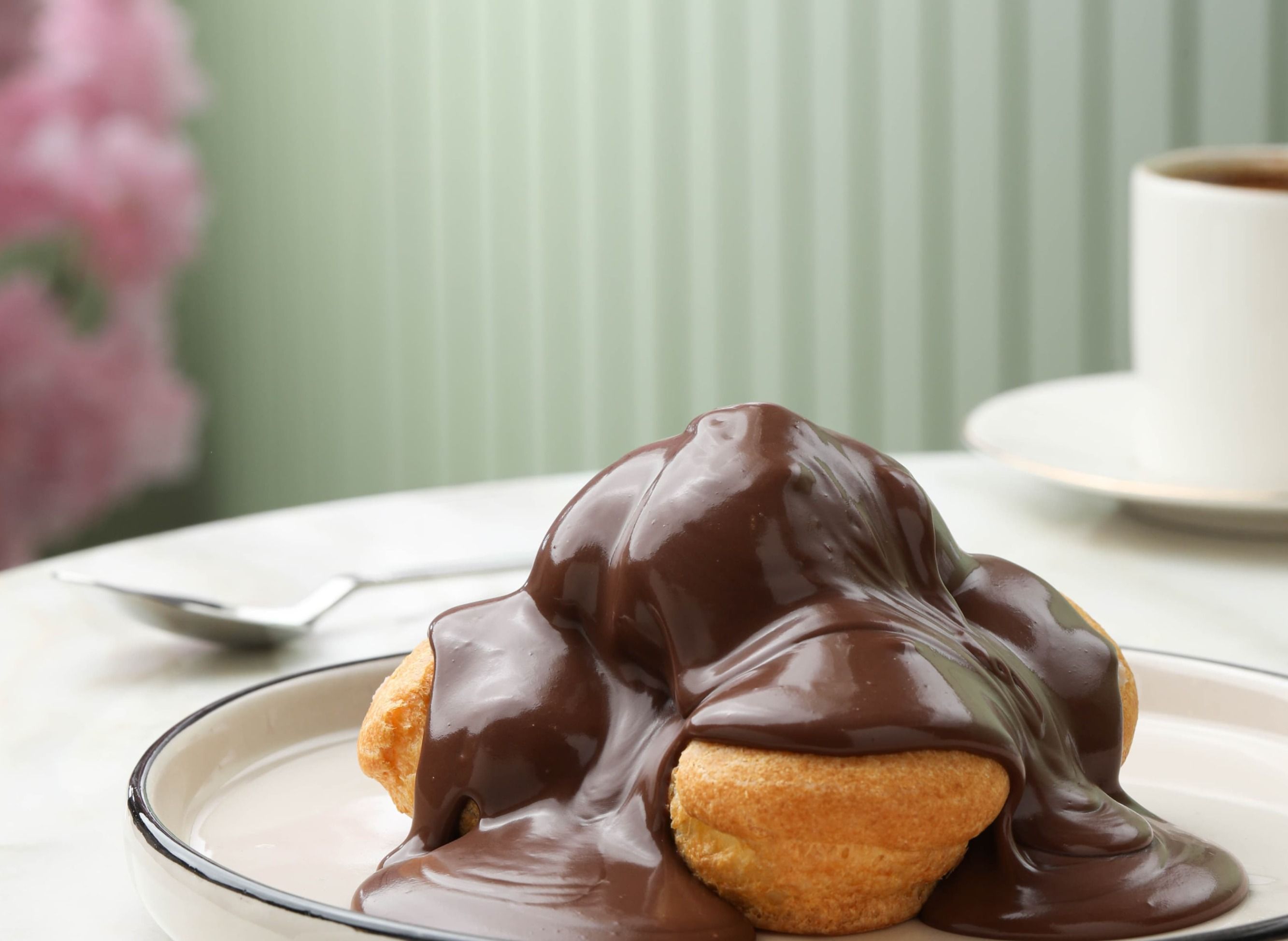 1944 Profiterol vendor logo