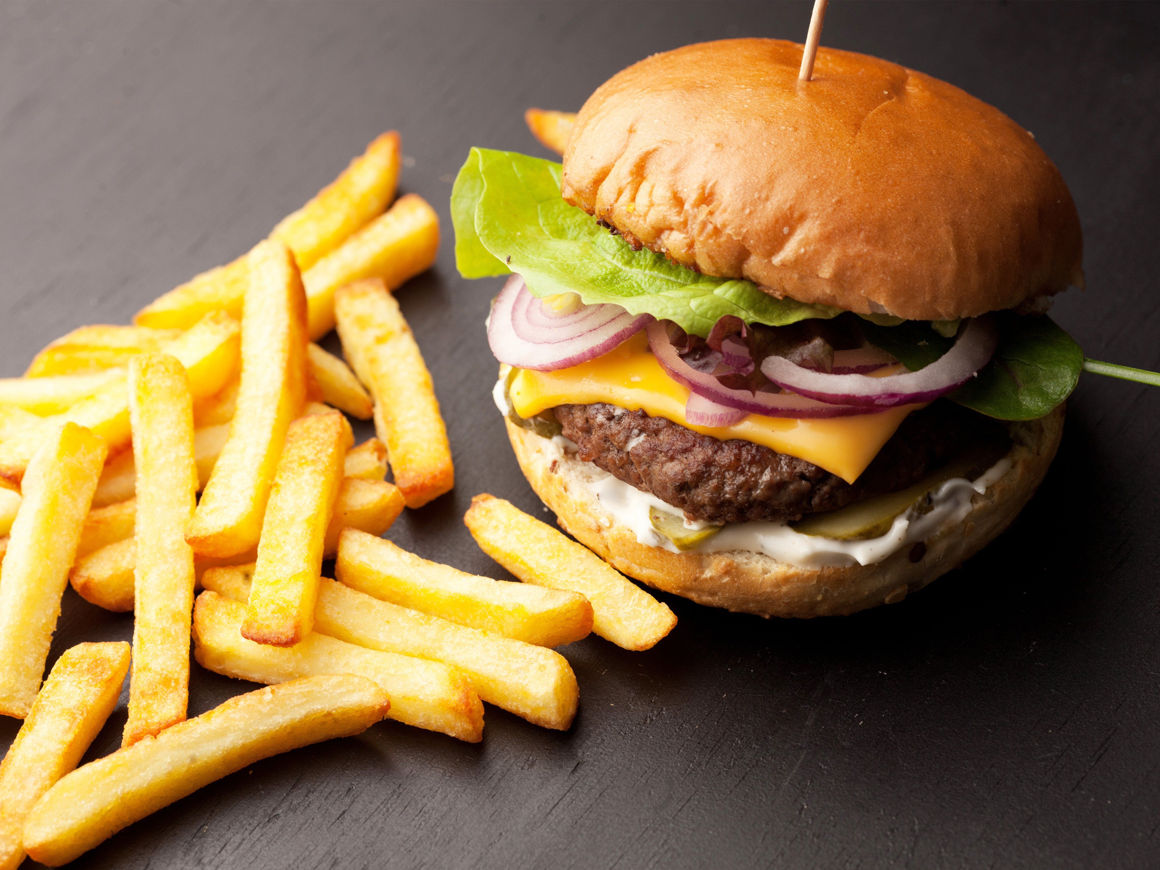 Mengoli Burgers & Steak & Fries vendor logo