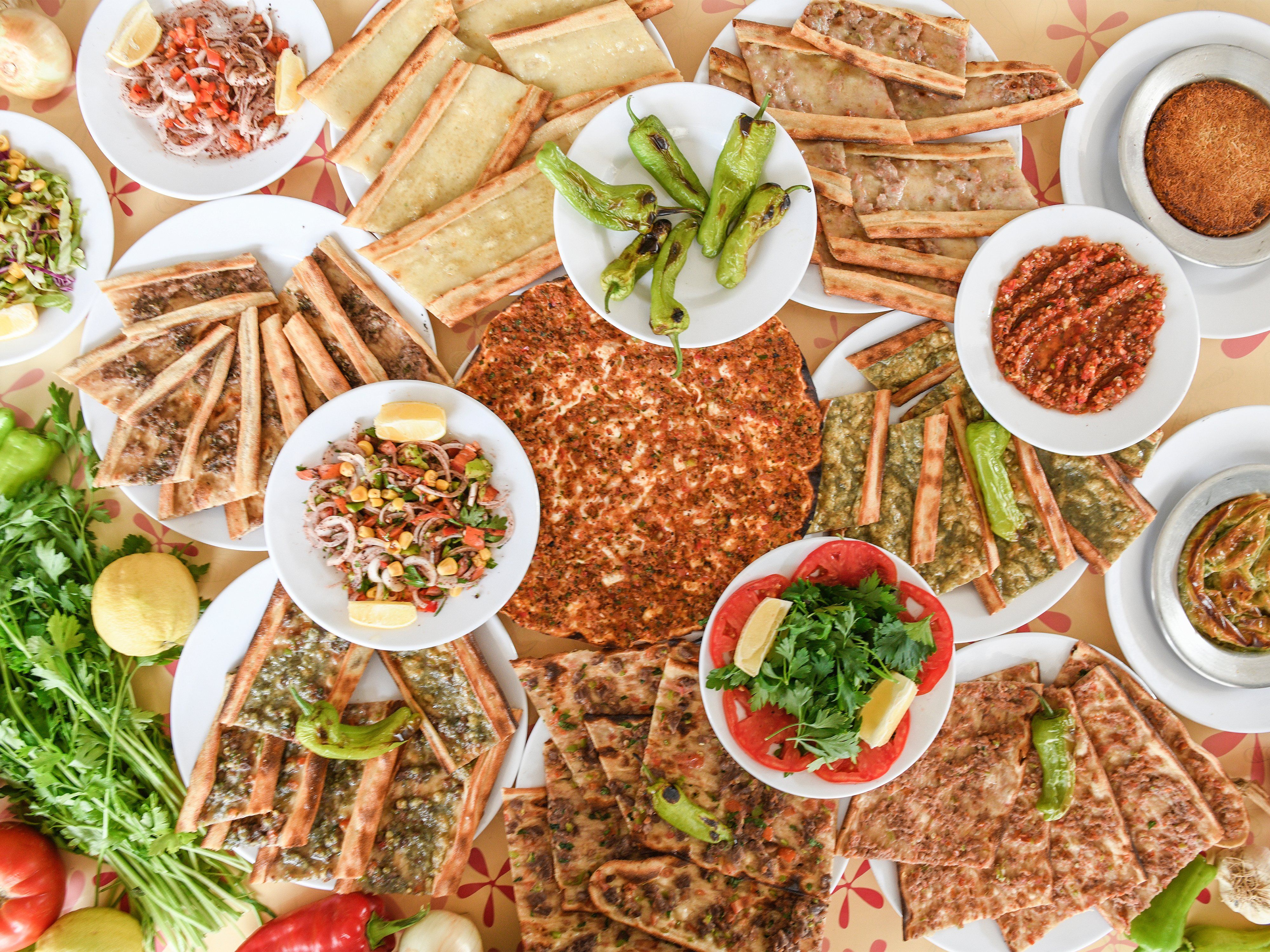 Emre Etli Ekmek & Lahmacun vendor logo
