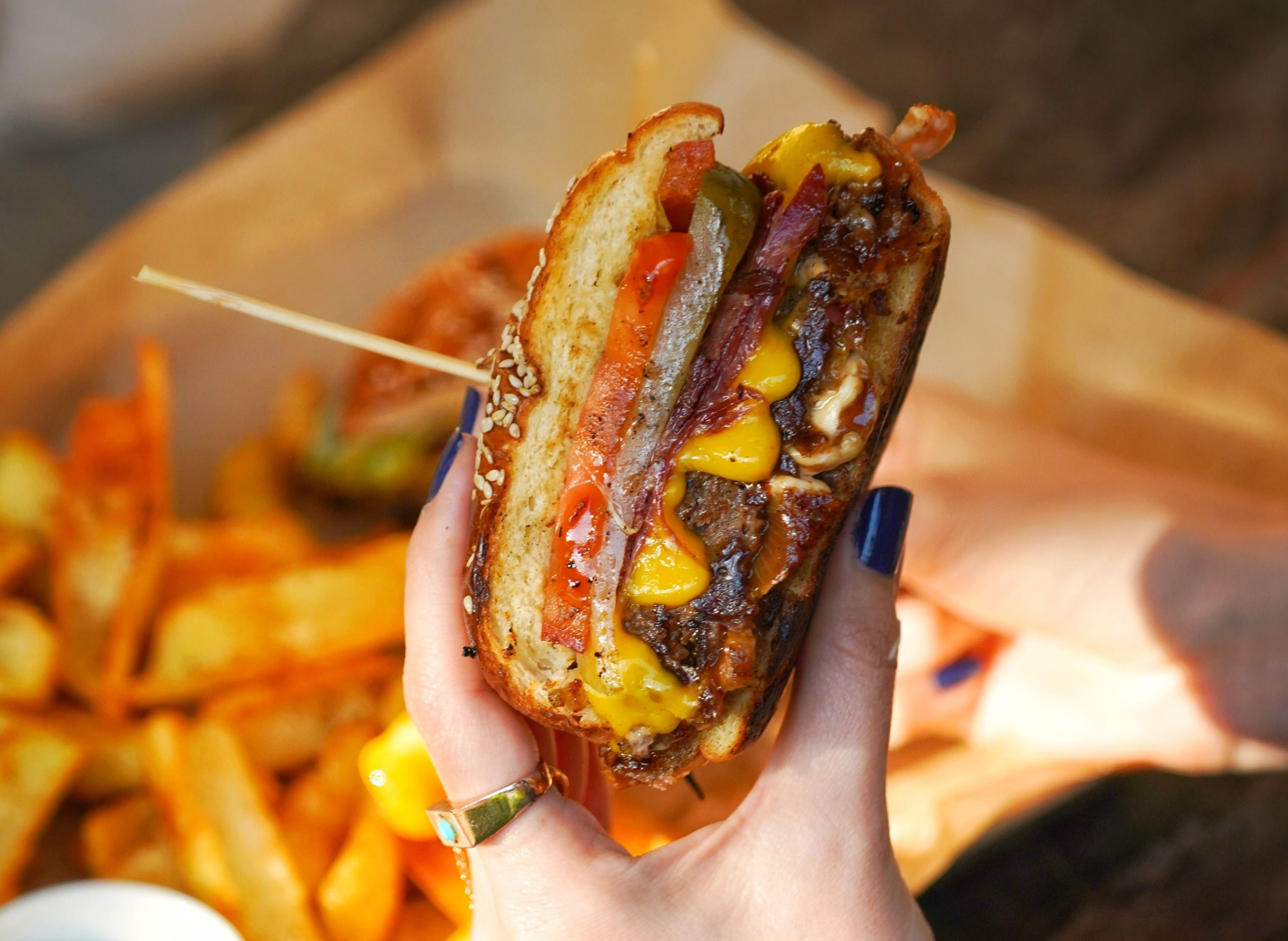 Blue House Burger vendor logo
