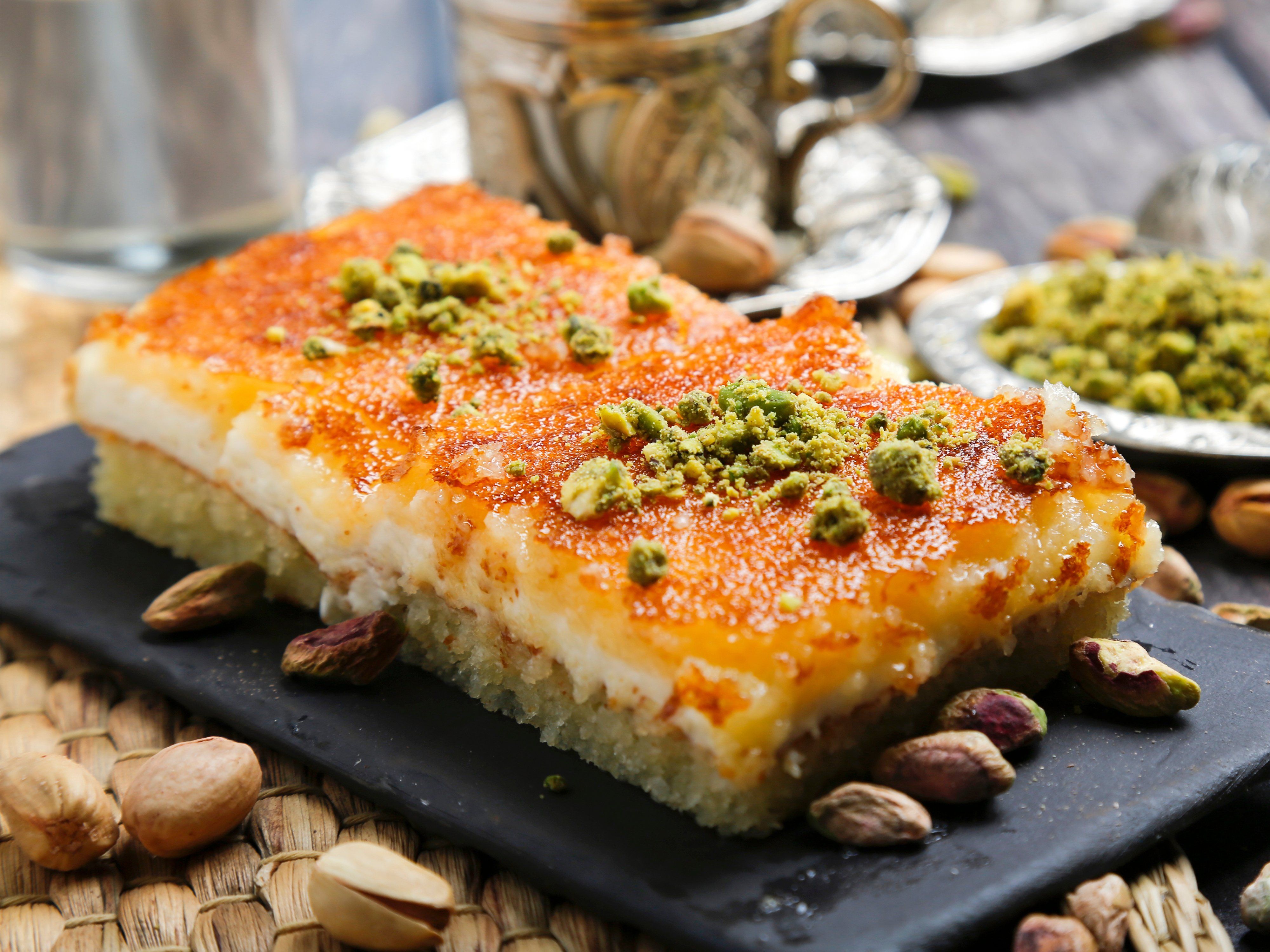 Karaköy Güllüoğlu vendor logo