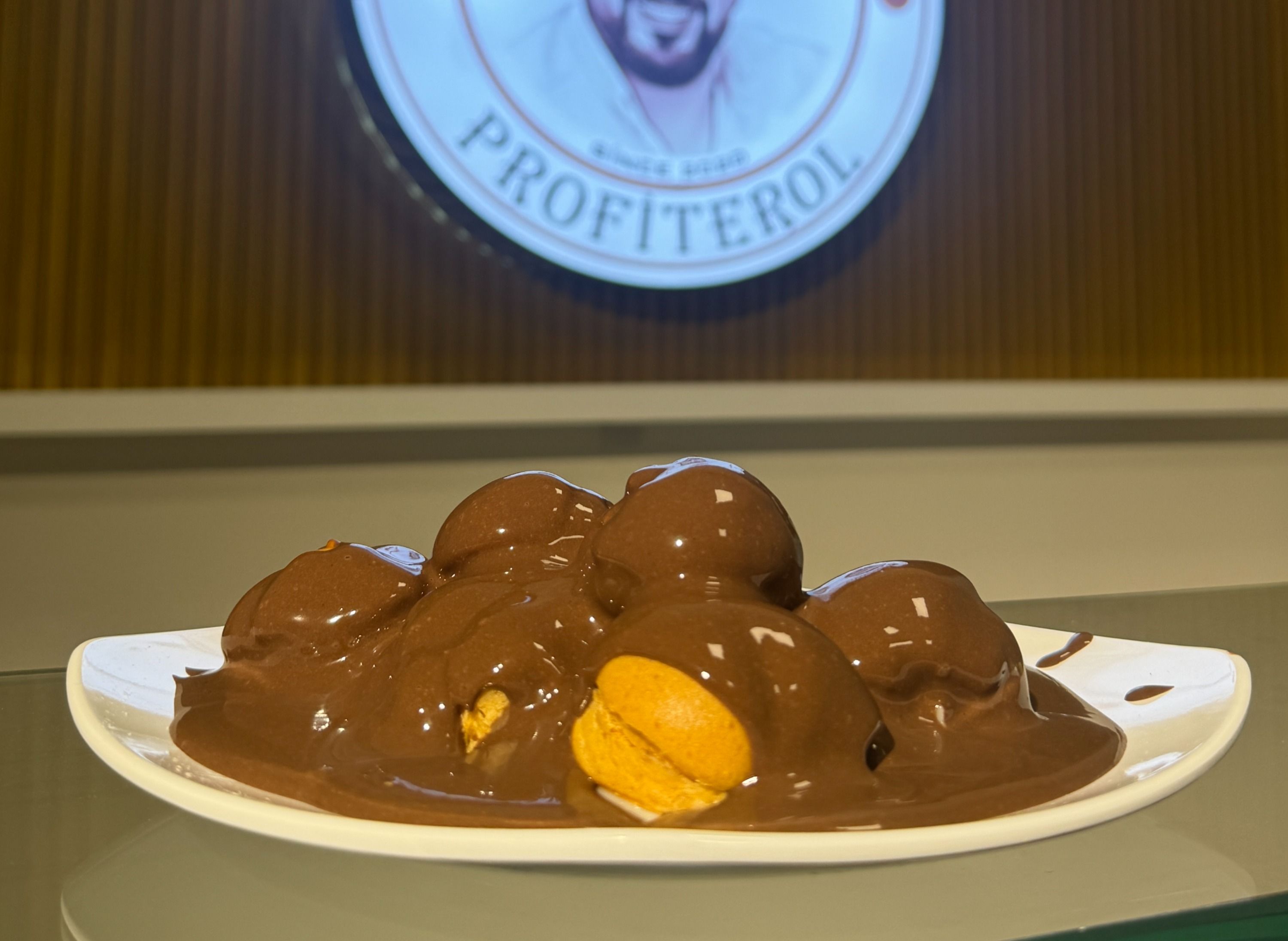 Ömer Chef Profiterol vendor logo