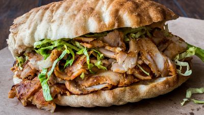 DÜNYA DÖNER