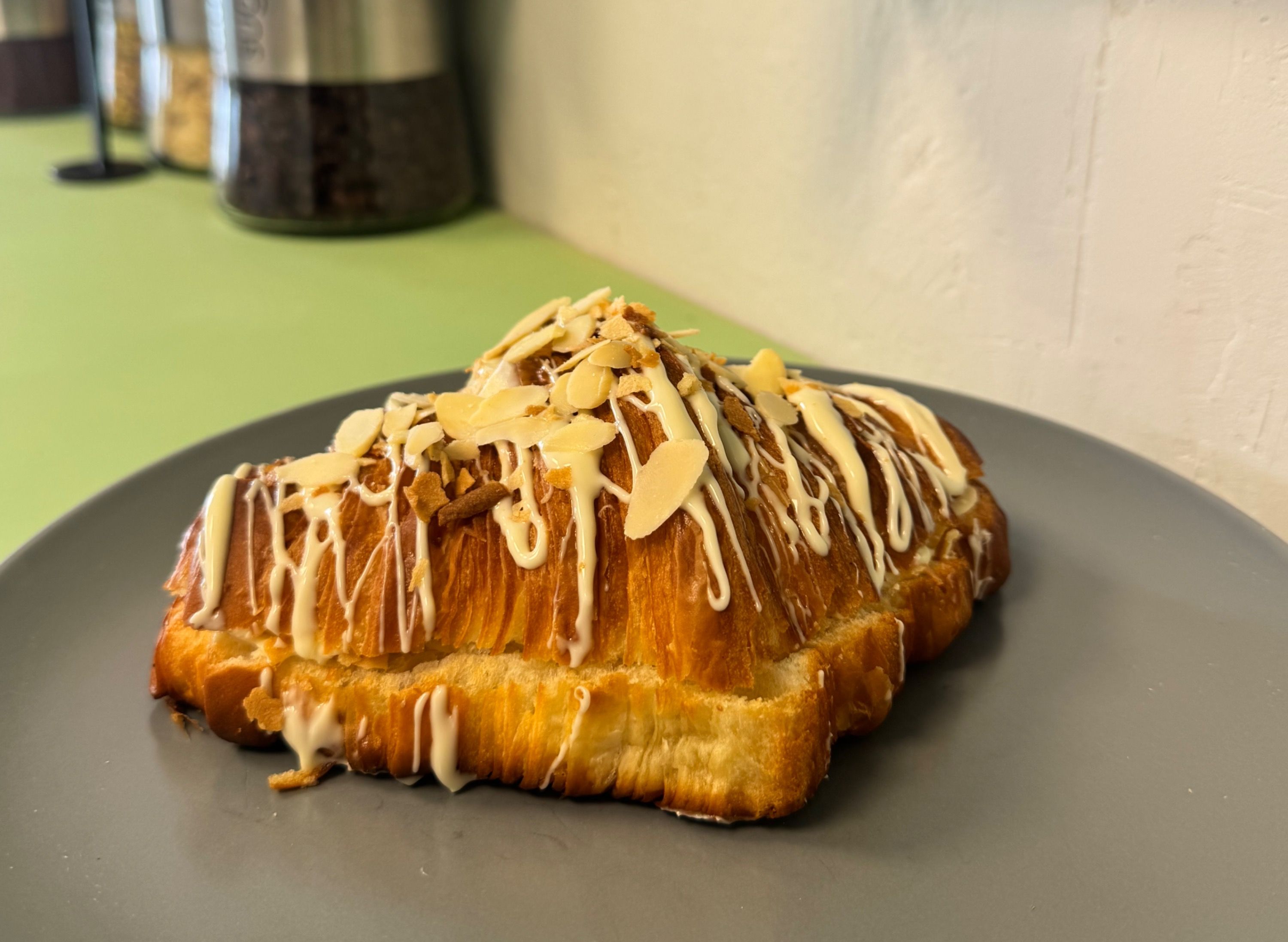 Mania Croissant & Sandwich vendor logo