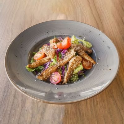 Izgara Piliçli Salata