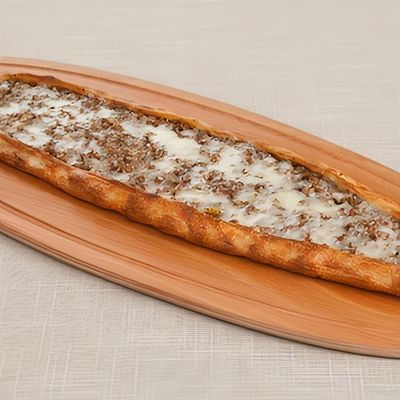 Kıymalı Kaşarlı Pide