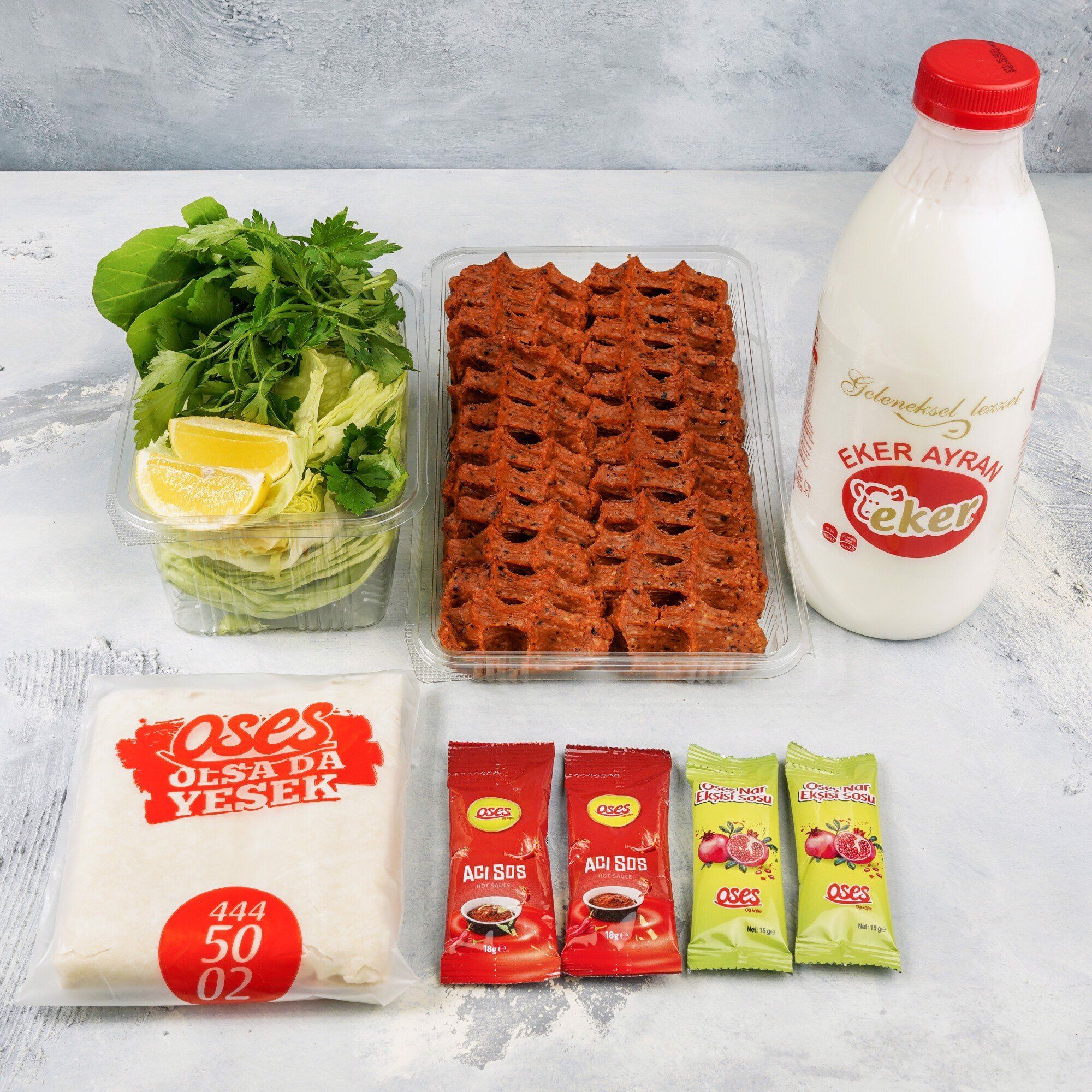 Çiğ Köfte (500 gr.) & Litrelik İçecek Menü