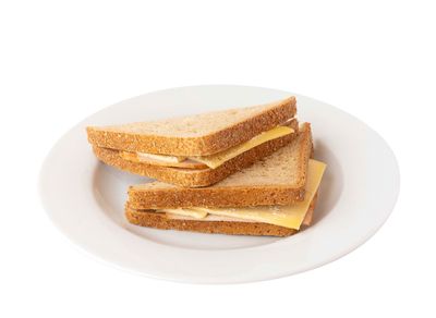 Hindi Füme & Peynirli Club Sandviç