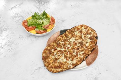 Kaşarlı Lahmacun