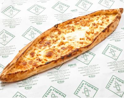 Kaşarlı Yumurtalı Pide