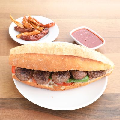 Tam Ekmek Arası Köfte